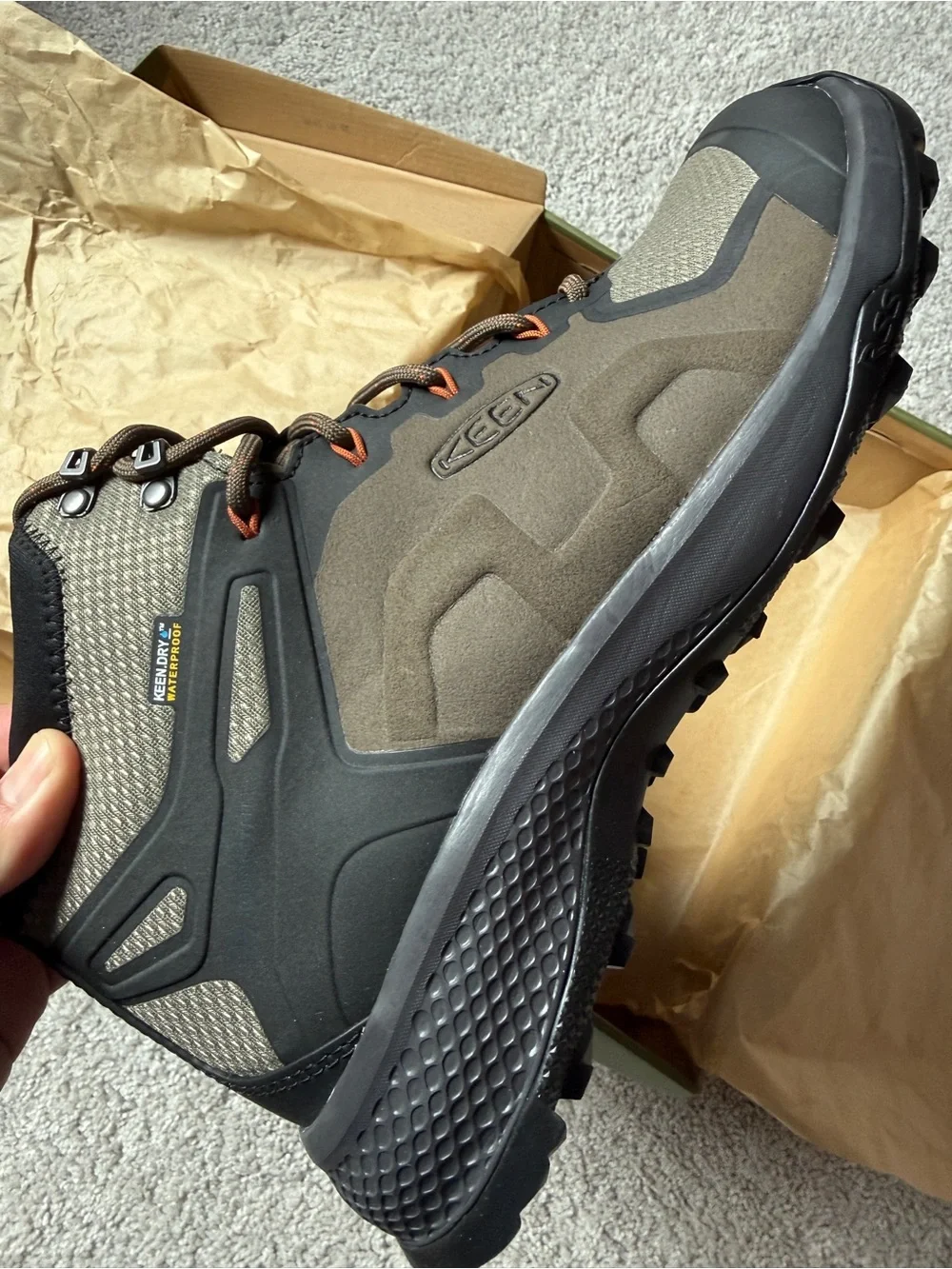 NEW KEEN sz 10.5 Men’s Brown/Gray Waterproof Hiking Shoes Canteen Brindle Style